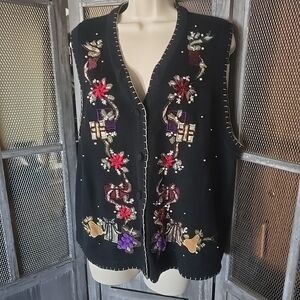 Victoria Jones Woman Black Vest with Floral Embroidery